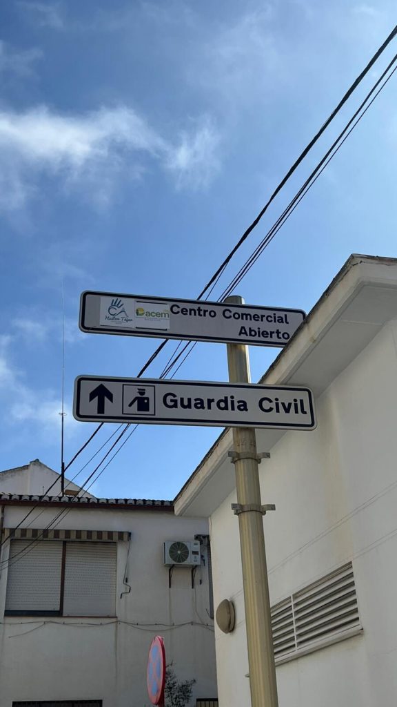 WhatsApp-Image-2026-03-05-at-11.49.04-Editada-576x1024 RENOVACIÓN SEÑALETICA COMERCIAL CCA 2025