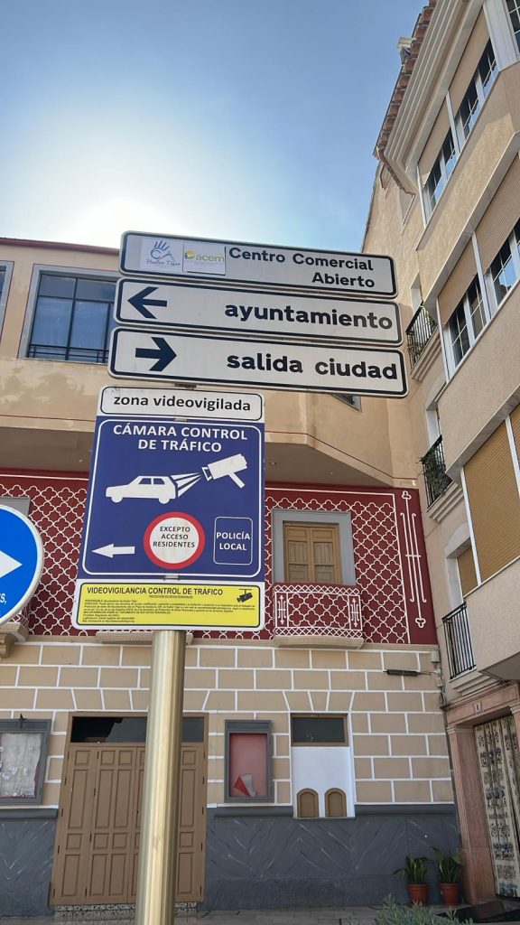 WhatsApp-Image-2026-03-05-at-11.58.28-576x1024 RENOVACIÓN SEÑALETICA COMERCIAL CCA 2025