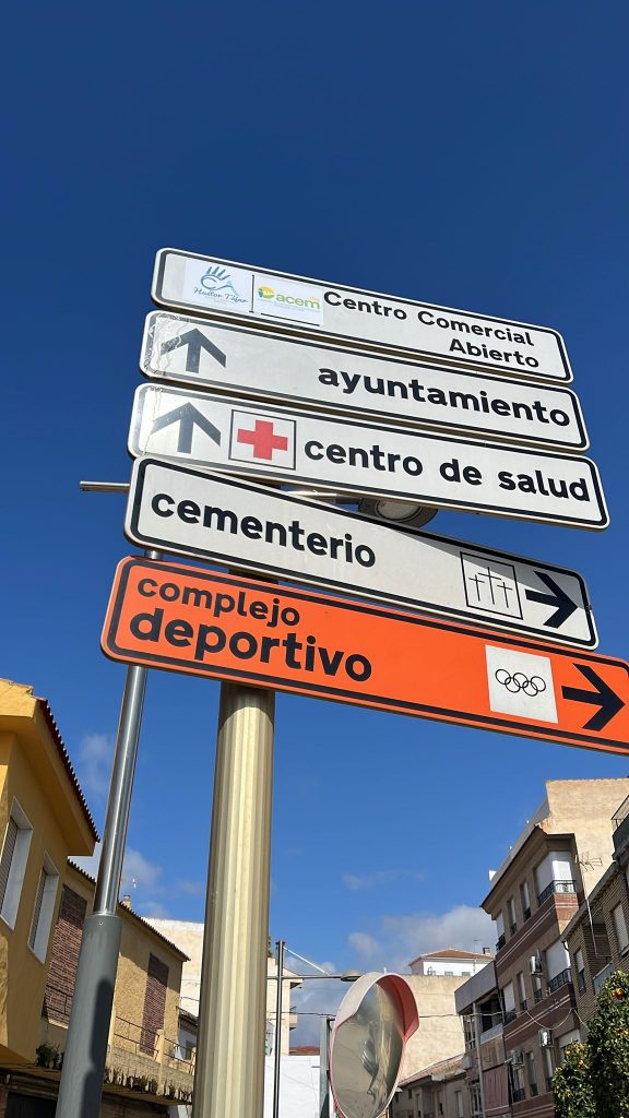 WhatsApp-Image-2026-03-05-at-12.05.21-576x1024 RENOVACIÓN SEÑALETICA COMERCIAL CCA 2025