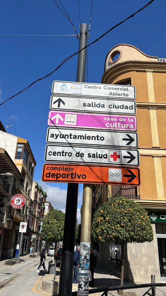 WhatsApp-Image-2026-03-05-at-12.15.53-576x1024 RENOVACIÓN SEÑALETICA COMERCIAL CCA 2025